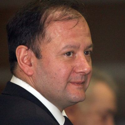 Михаил Миков обяви, че струпването на хора за пенсия затормозява системата