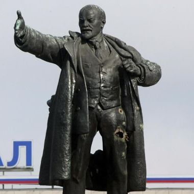 Взрив проби паметник на Ленин