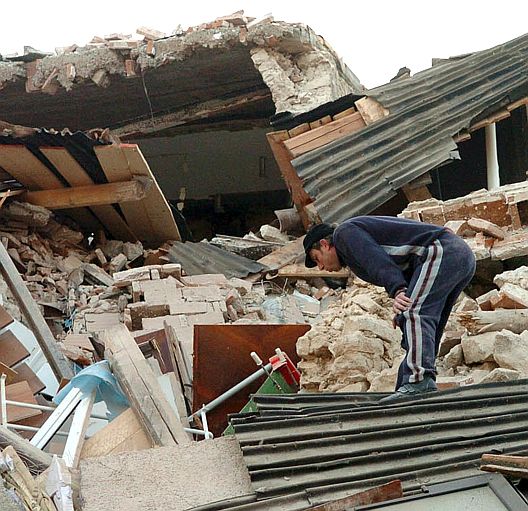 Италия оряза партийните субсидии заради жертвите на земетресения