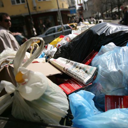 Кабинетът обявява криза в София заради боклука