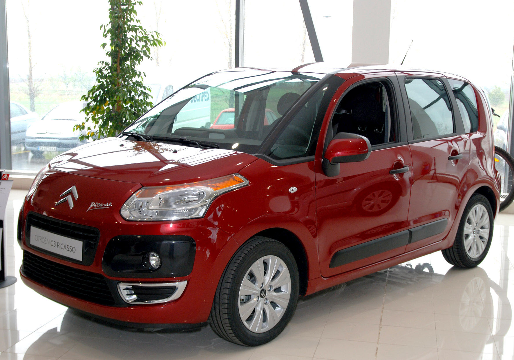 Citroen C3 Picasso дебютира в България