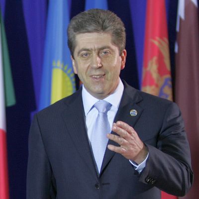 50 000 подписа за Първанов преди гласуването