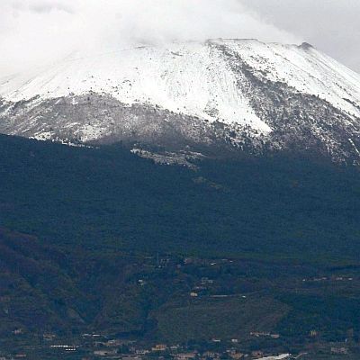 Вулканът Везувий заплашва да изригне