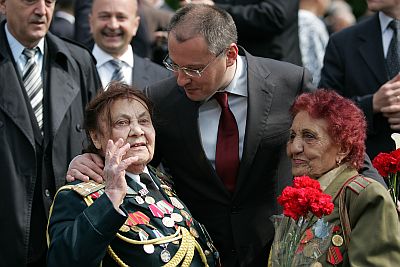 Премиерът Сергей Станишев също бе на военния парад