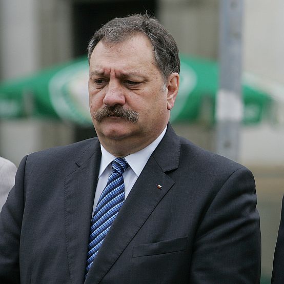 Бивши министри отричат да са отклонявали пари за онкоболни