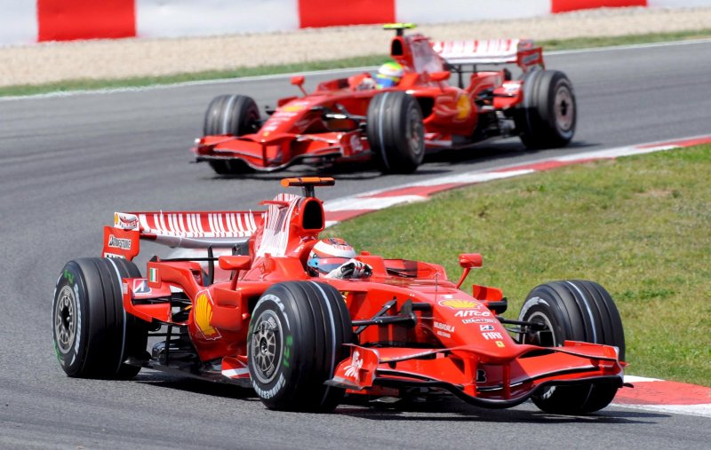 Ferrari се записа за сезон 2010 на  Formula 1