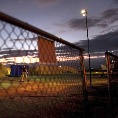 12 от Гуантанамо прехвърлени в родните им страни