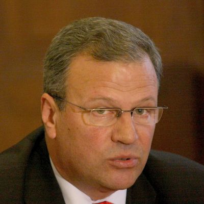 Ексшефът на Агенцията по горите на съд за заменки