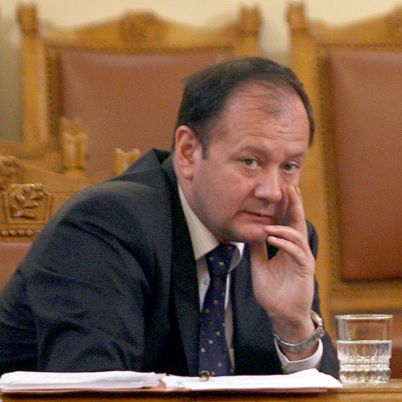 Михаил Миков заяви, че кабинетът оказва натиск на съдебната система с твърденията за гръмки престъпления на предишни министри