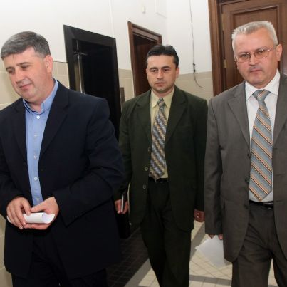Прокурорите Чавдар Ангелов (л) и Магдален Маринов (д) дадоха информация за заловената наркобанда