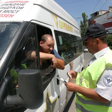 Автобус вози без спирачка и с тенджера за ауспух