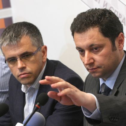Ако получилият подкуп си признае веднага, да не е виновен, предлагат Димитър Абаджиев и Яне Янев
