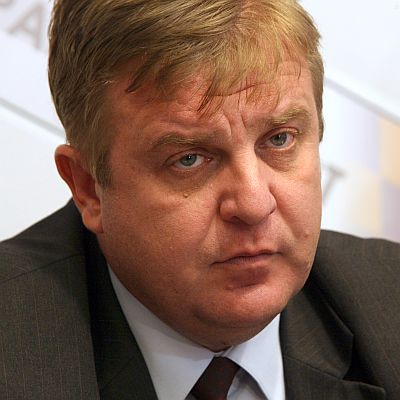 На циганизацията, циганската престъпност и безчинствата трябва да се сложи край, каза Каракачанов