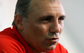 Камата е сред фаворитите за нов треньор на кандидат-президента Валентин Михов