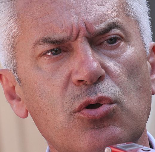 В парламента ще помиряват Янев и Сидеров