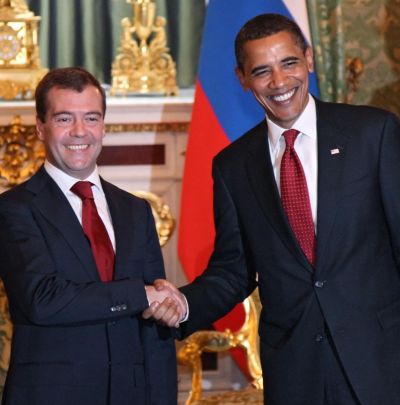 Утре в Сингапур ще се срещнат президентите на Русия и САЩ Дмитрий Медведев и Барак Обама.