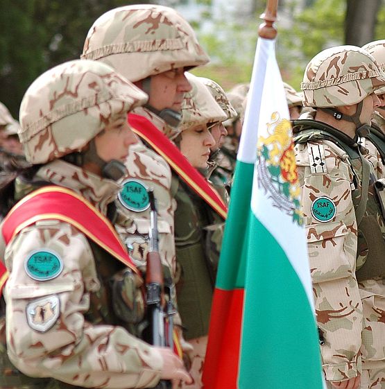 България ще праща повече военни в Афганистан
