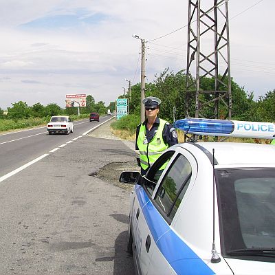 14-годишен стигна с крадена кола до Търново