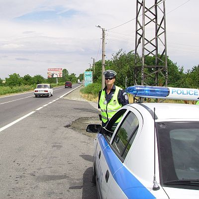 Електронни вместо обикновени полицаи ще дебнат за нарушения на пътя
