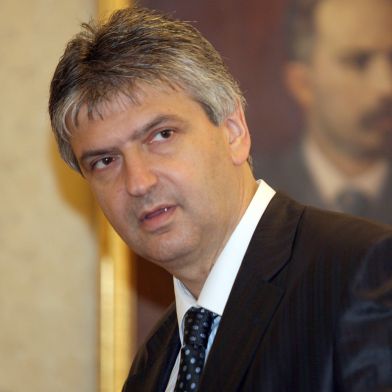 Зам.-председателят на парламента Лъчезар Иванов увери, че НЗОК вече няма да прави политика