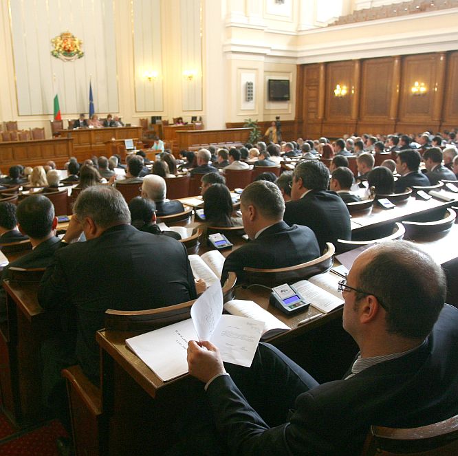 Парламентът не прие да отпадне президентската квота в съвета