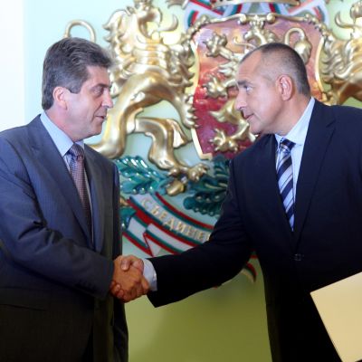 Президентът Георги Първанов поздравява Бойко Борисов с успешно приключилия проучвателен мандат за съставяне на кабинет