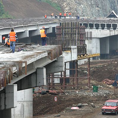 Повече пари за работниците на АМ ”Люлин”