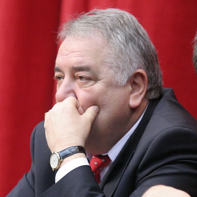 До преди вътрешната проверка ректорът на УНСС проф. Борислав Борисов смяташе, че Петкан Илиев трябва да напусне