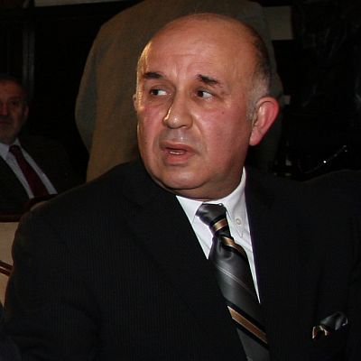 Уволниха скандалния Азер Меликов