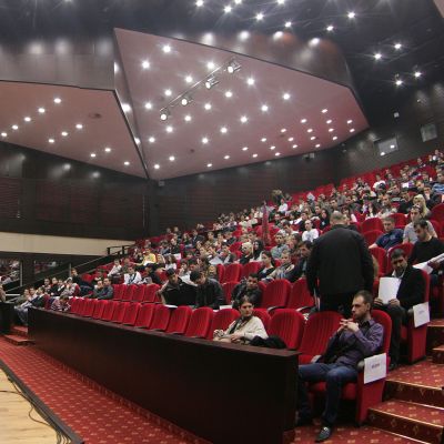 Първа международна студентска конференция в УНСС