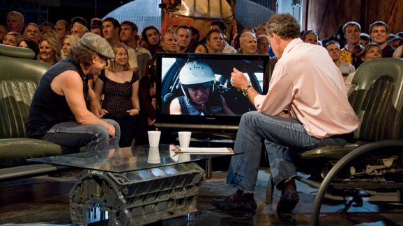 Вокалистът на AC/DC гостува на Top Gear