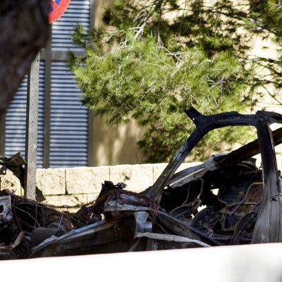 Двама гвардейци загинаха при взрив на кола-бомба на испанския остров Майорка, заподозряна е ЕТА