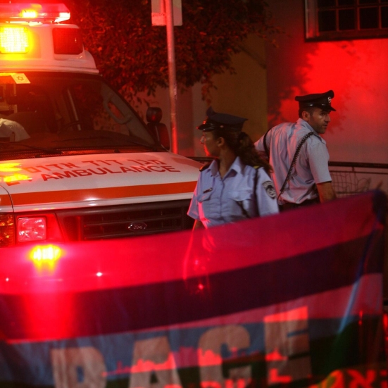 Трима убити и 10 ранени при атака на гей клуб в Тел Авив