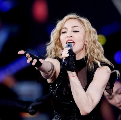Мадона превърна националния стадион в огромна дискотека