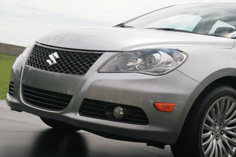 Официални снимки на новото Suzuki Kizashi