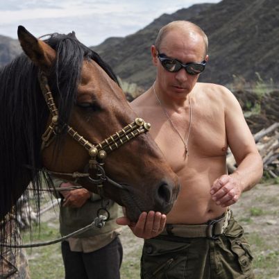Путин призна, че мъжкарските му изяви сред природата са режисирани
