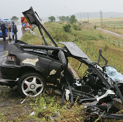 При катастрофа между ТИР и лек автомобил „Хонда” на магистрала ”Хемус” загинаха двама души
