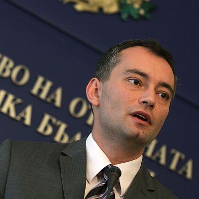 Младенов възнамерява да остане в Министерство на отбраната в следващите 4 години