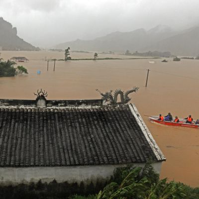 1 млн. китайци евакуирани заради тайфуна Моракот
