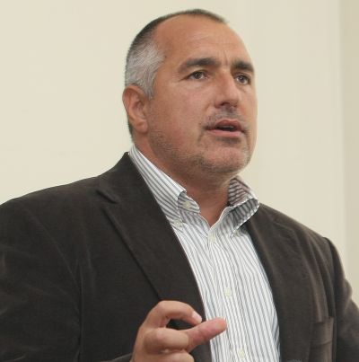 Премиерът пита ДКЕВР за цената на тока