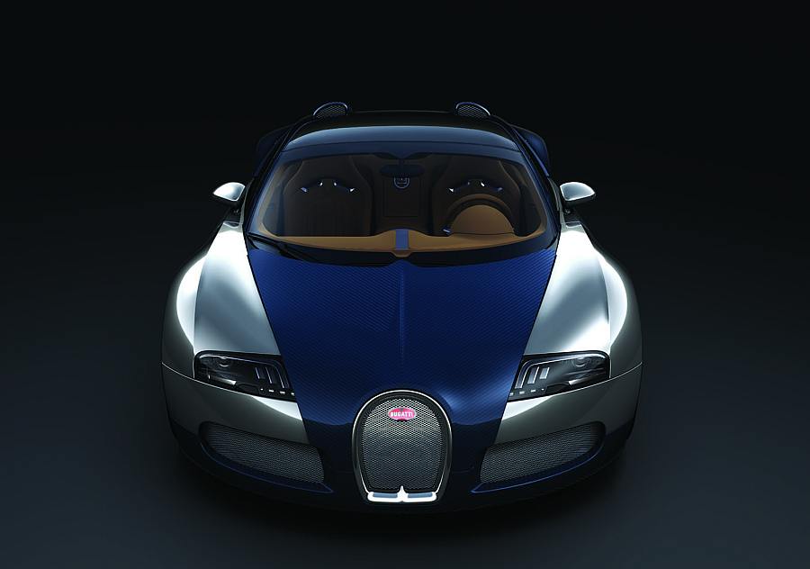 Bugatti Sang Bleu дебютира в Пебъл Бийч