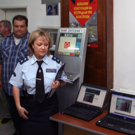 Говорителката на Пътна полиция Любка Маринова показа как хората могат да наблюдават в интернет електронните табла