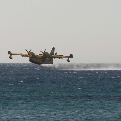 Пилот на гръцки самолет загина при гасене на пожар