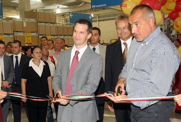 Премиерът откри най-големия строителен хипермаркет на Балканския полуостров
