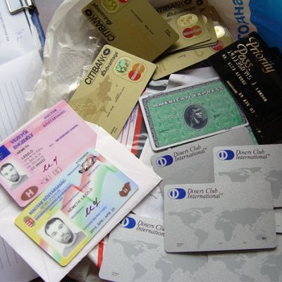Бум в ”износа” на клониращи банковите карти устройства