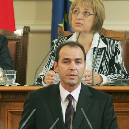 Парламентът преизбра Иван Искров за управител на БНБ през управленския мандат на ГЕРБ - на 26 август 2009 г.