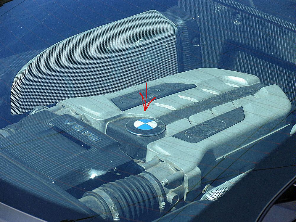 Руско Audi R8 с емблеми на BMW