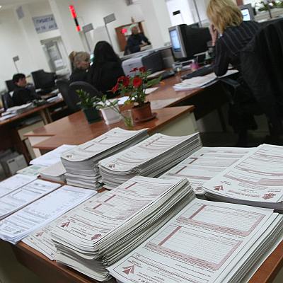 Данъчни събрали над 64 млн. лв. насила от варненци