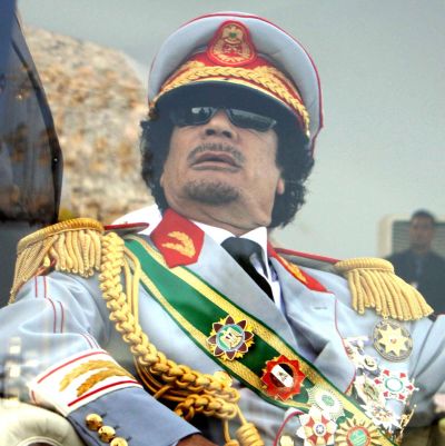 Муамар Кадафи взема властта в Либия преди 27 години