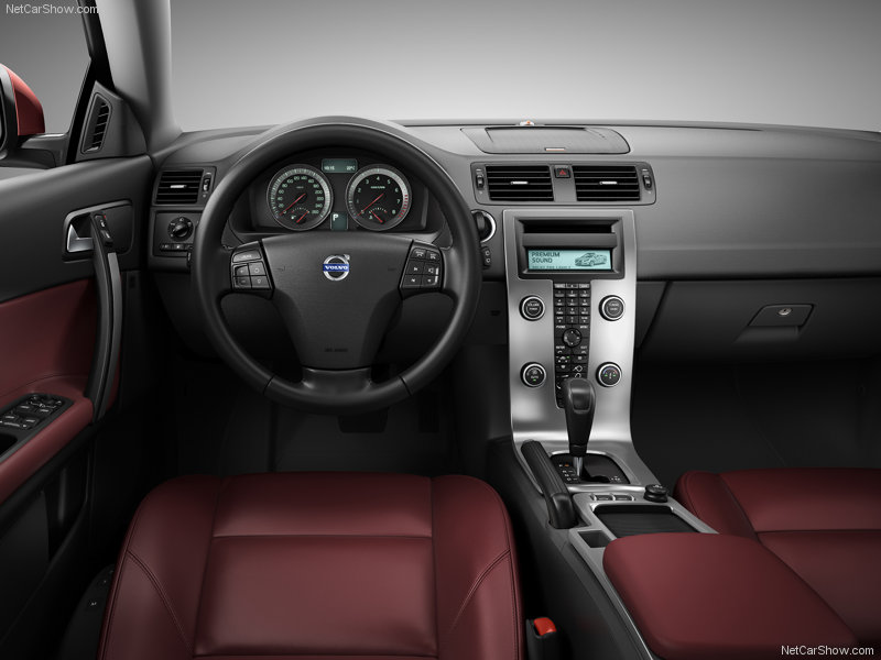 Volvo модернизира C70